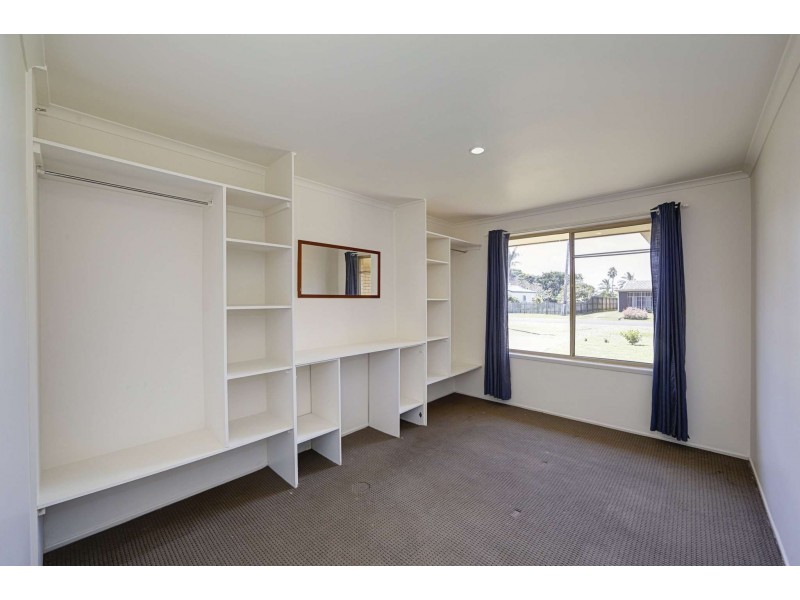 32 Nielson Avenue, Burnett Heads QLD 4670
