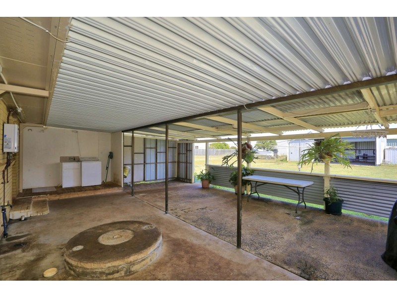 32 Nielson Avenue, Burnett Heads QLD 4670