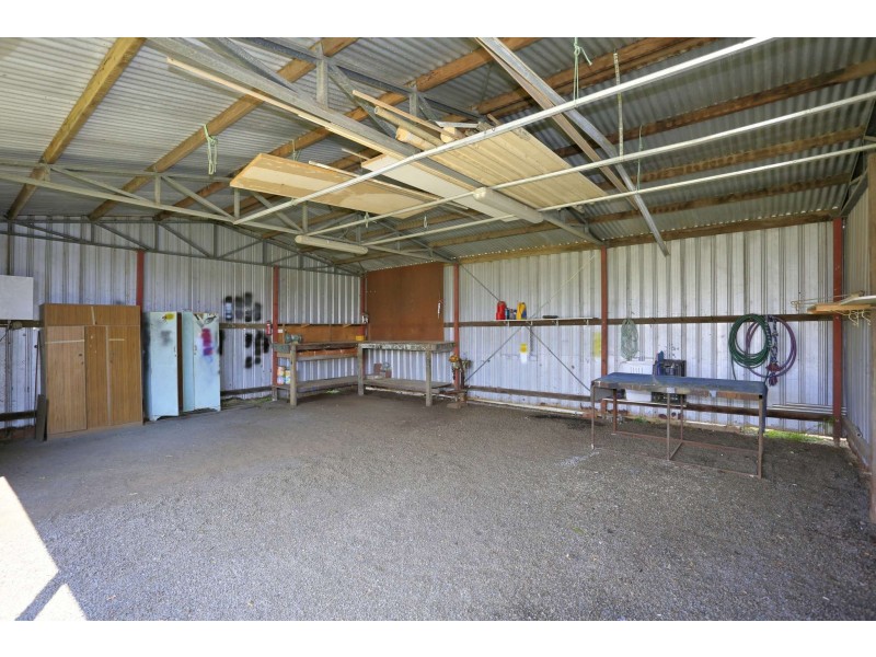 32 Nielson Avenue, Burnett Heads QLD 4670