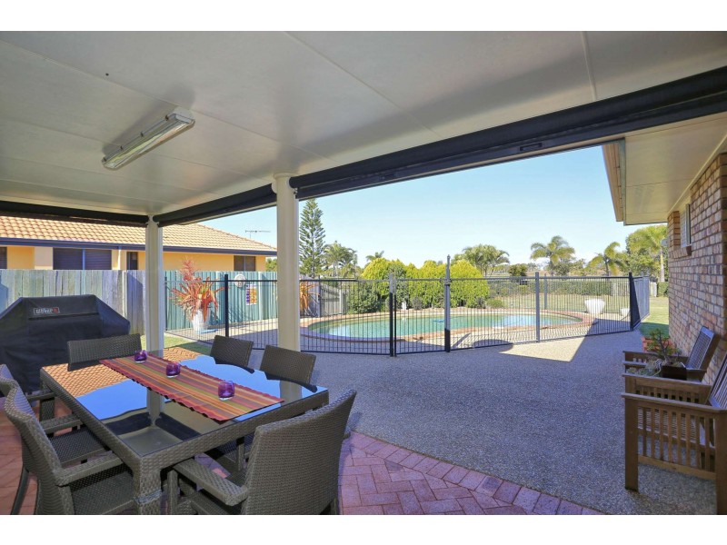 204 Barolin Esplanade, Coral Cove QLD 4670