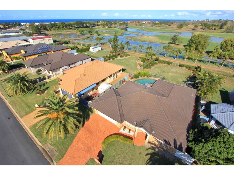 204 Barolin Esplanade, Coral Cove QLD 4670