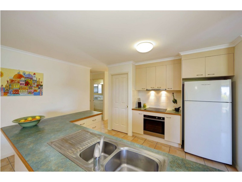 204 Barolin Esplanade, Coral Cove QLD 4670