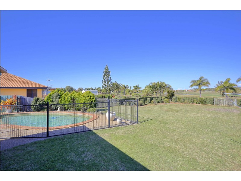 204 Barolin Esplanade, Coral Cove QLD 4670