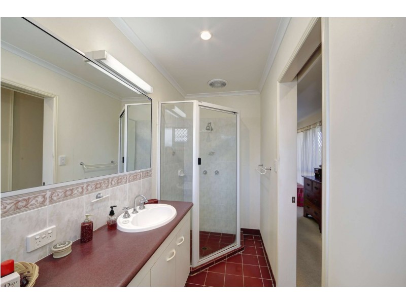 204 Barolin Esplanade, Coral Cove QLD 4670