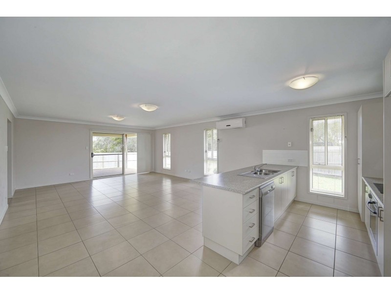 7 Pristine Close, Ashfield QLD 4670