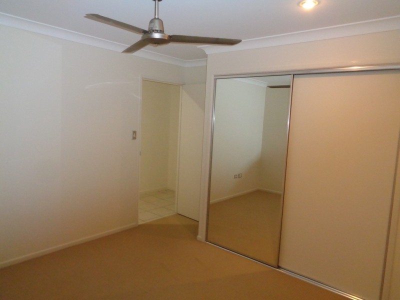 10 Leon Place, Coral Cove QLD 4670
