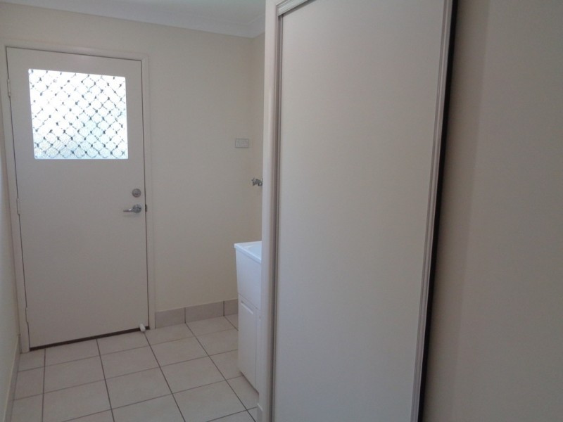 10 Leon Place, Coral Cove QLD 4670