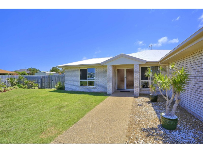 4 Tulipwood Place, Coral Cove QLD 4670