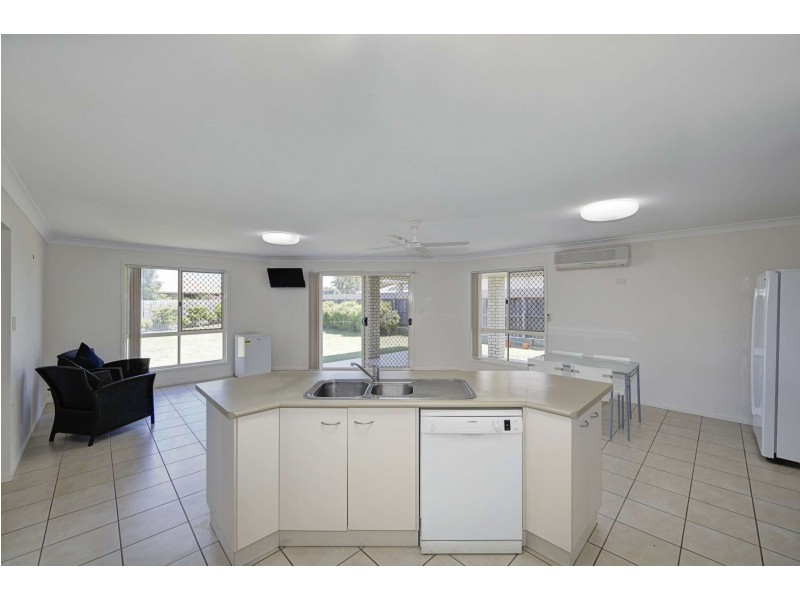 4 Tulipwood Place, Coral Cove QLD 4670