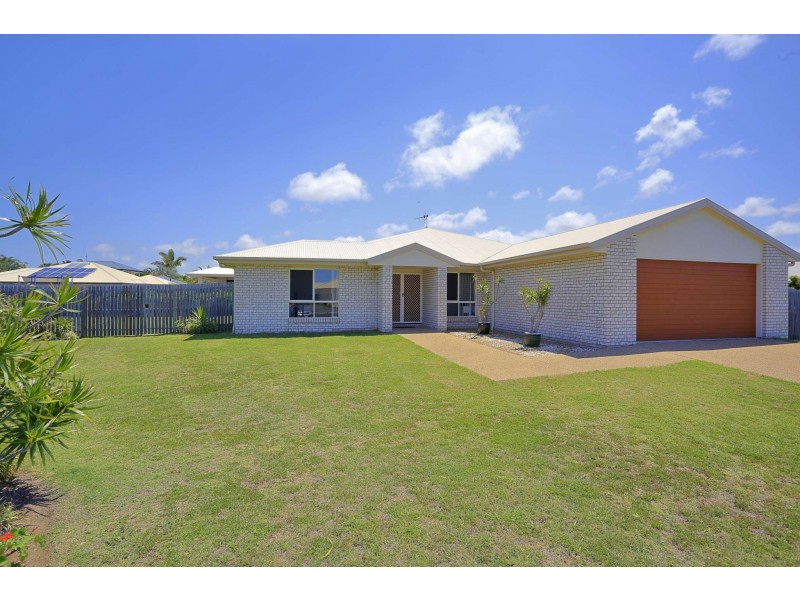 4 Tulipwood Place, Coral Cove QLD 4670
