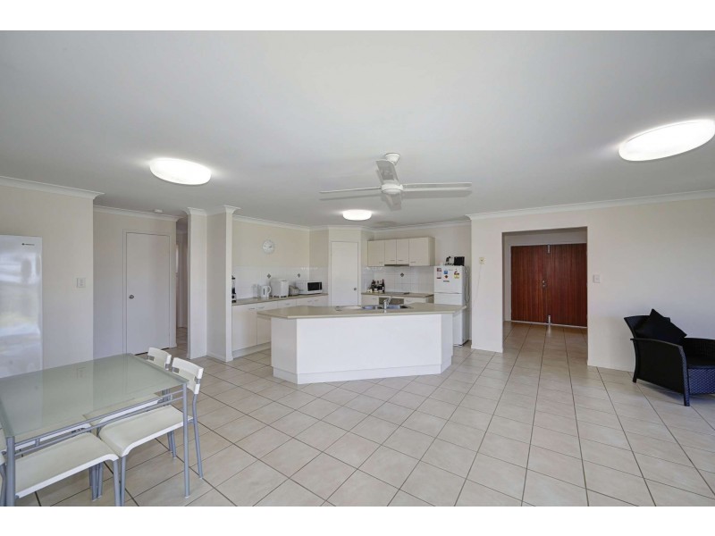 4 Tulipwood Place, Coral Cove QLD 4670