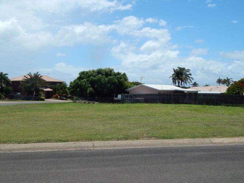 15 Shoreline Crescent, Bargara QLD 4670