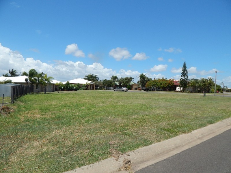 15 Shoreline Crescent, Bargara QLD 4670