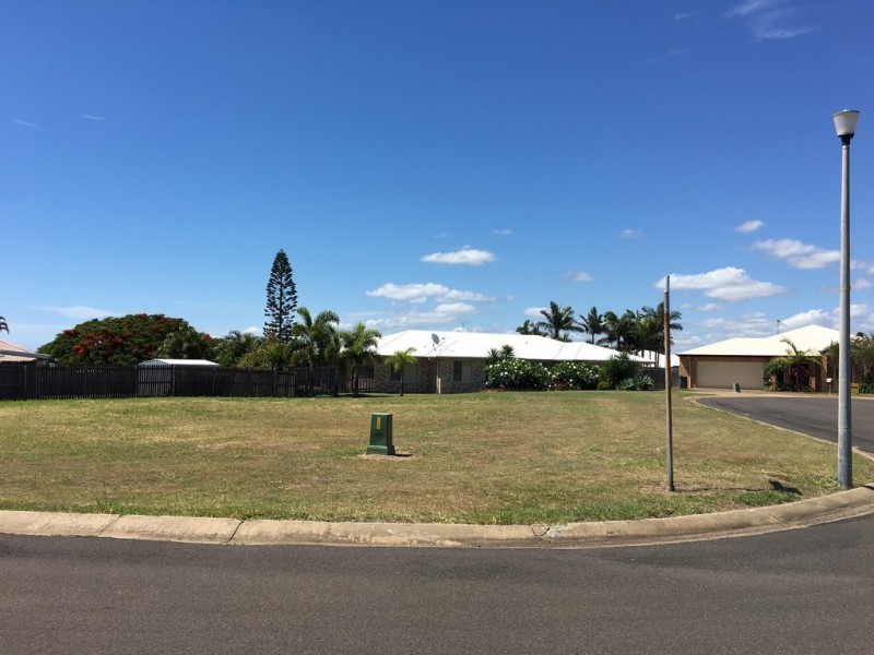15 Shoreline Crescent, Bargara QLD 4670