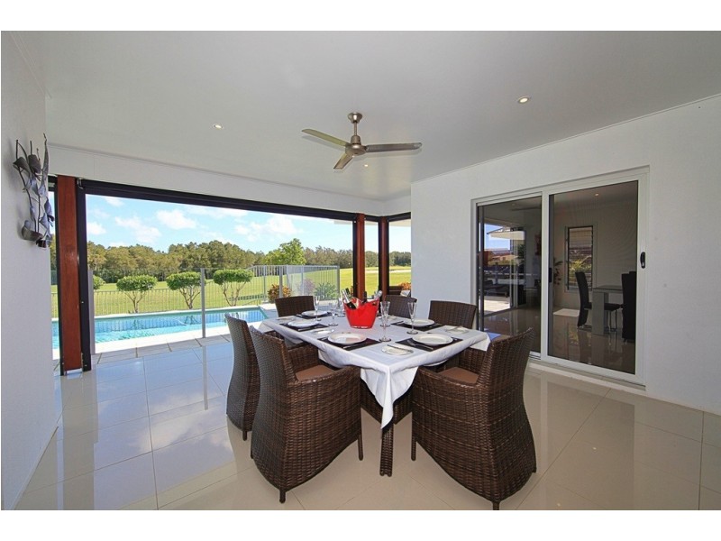 38 Bisdee Street, Coral Cove QLD 4670