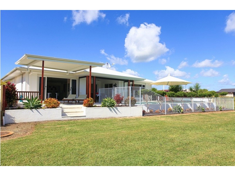 38 Bisdee Street, Coral Cove QLD 4670