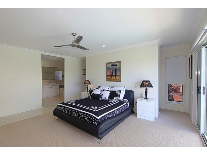 38 Bisdee Street, Coral Cove QLD 4670