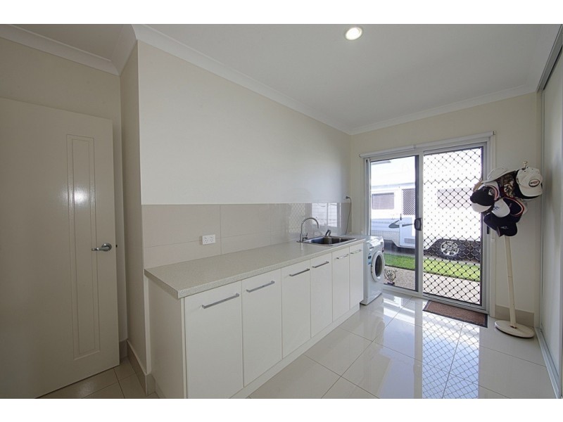 38 Bisdee Street, Coral Cove QLD 4670