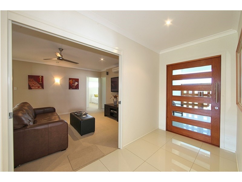38 Bisdee Street, Coral Cove QLD 4670