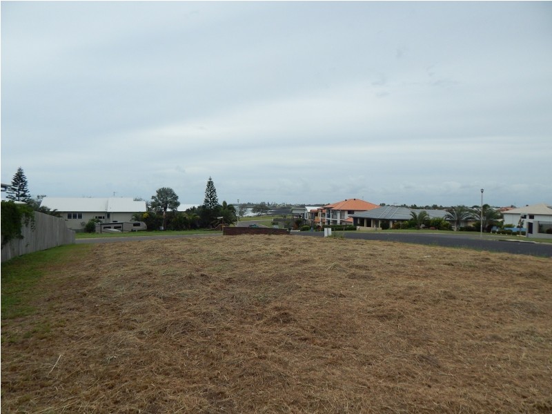 132 Barolin Esplanade, Coral Cove QLD 4670