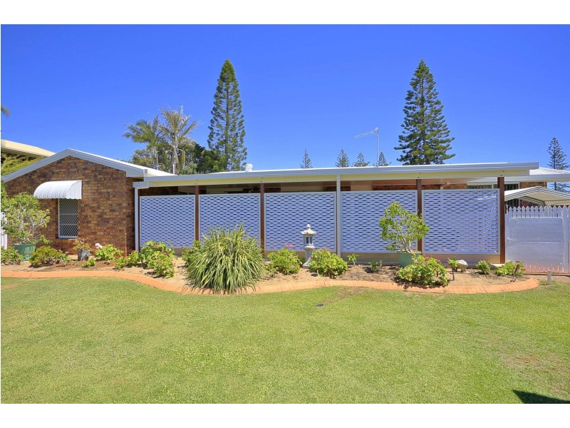 9 Corolla Street, Elliott Heads QLD 4670