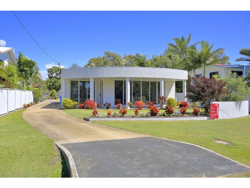 59 McIntosh Avenue, Elliott Heads QLD 4670