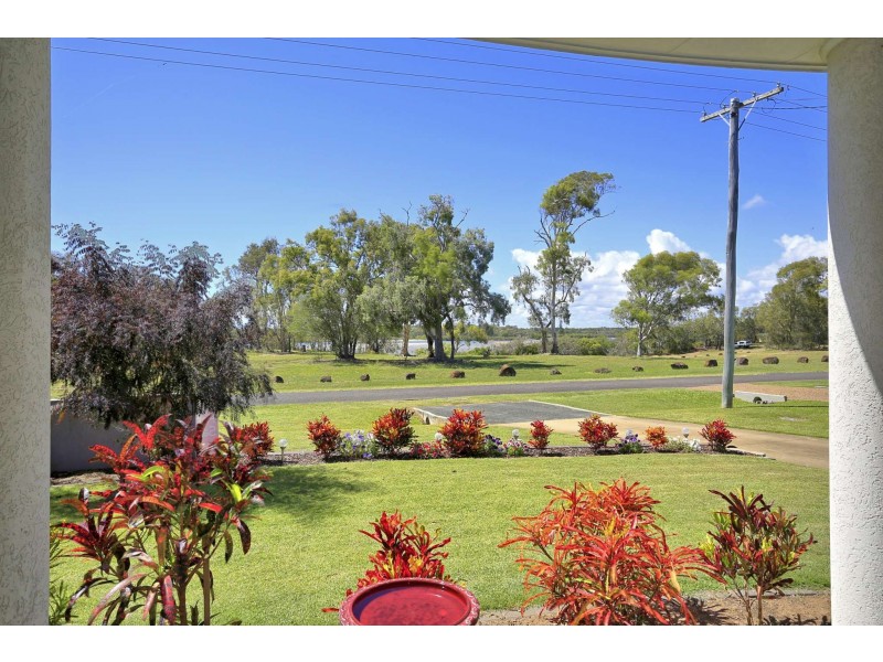 59 McIntosh Avenue, Elliott Heads QLD 4670