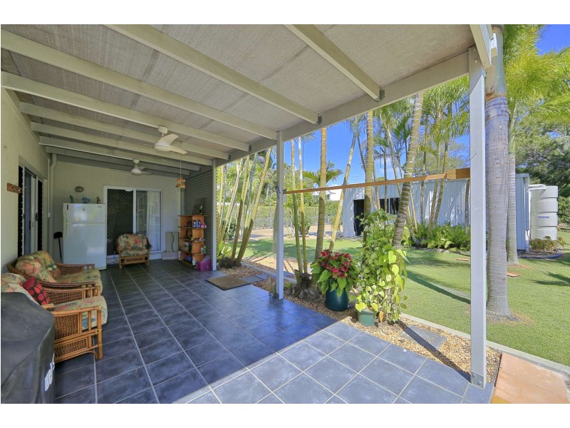 59 McIntosh Avenue, Elliott Heads QLD 4670