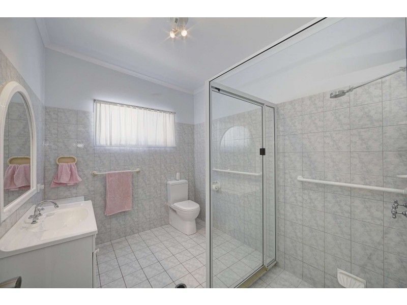59 McIntosh Avenue, Elliott Heads QLD 4670