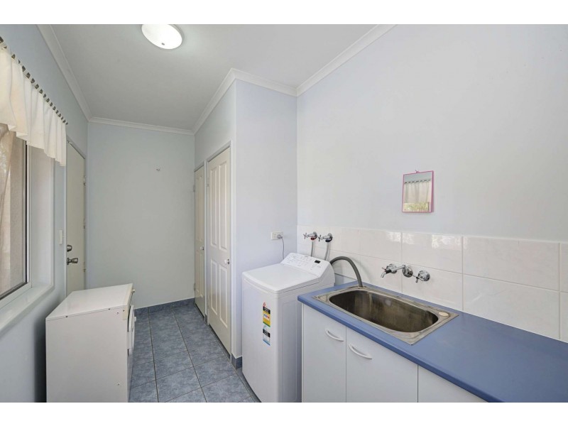 59 McIntosh Avenue, Elliott Heads QLD 4670