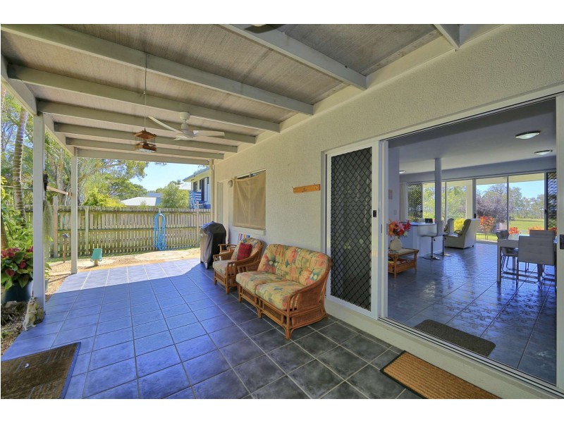 59 McIntosh Avenue, Elliott Heads QLD 4670