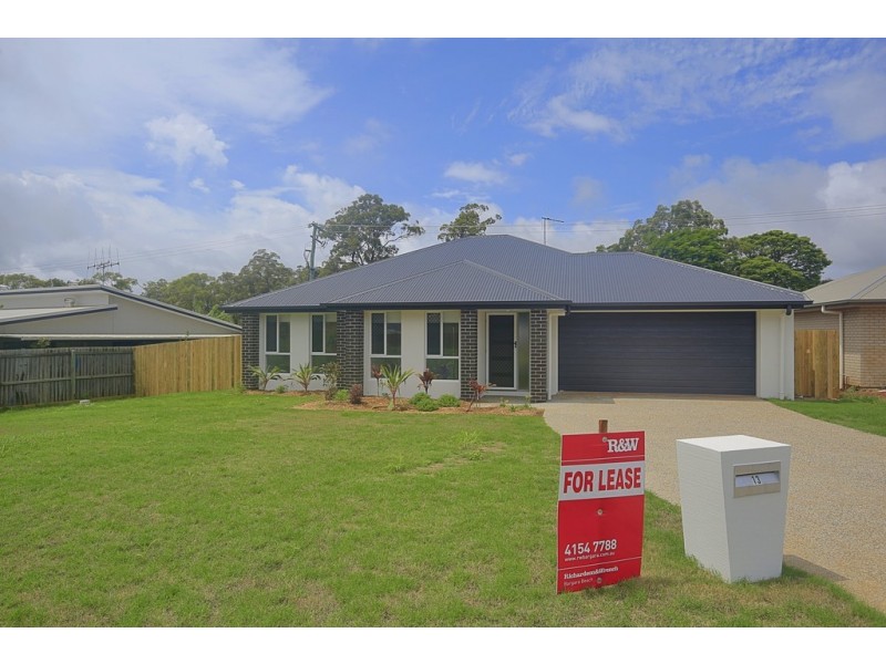 13 Banner Court, Branyan QLD 4670