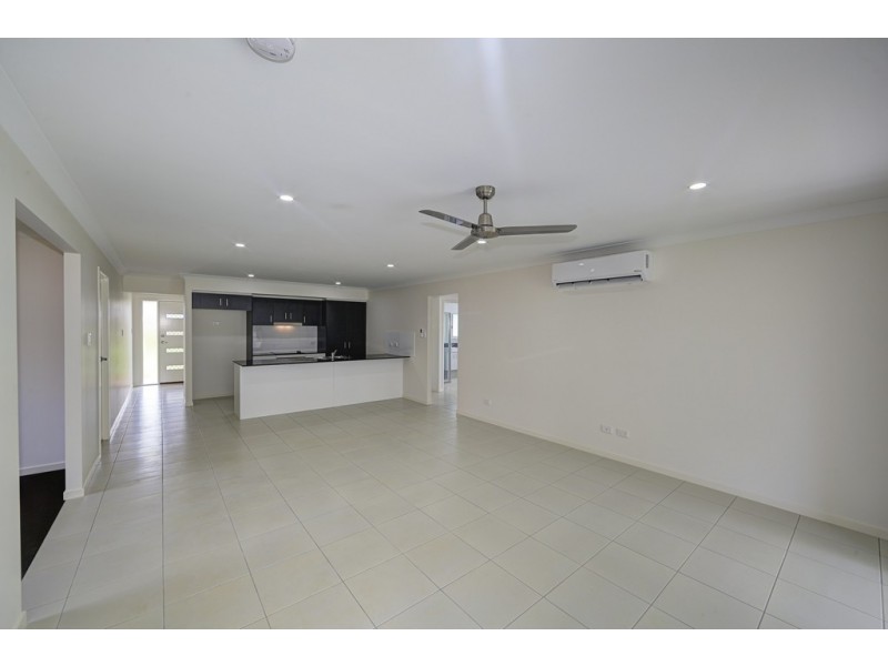 13 Banner Court, Branyan QLD 4670