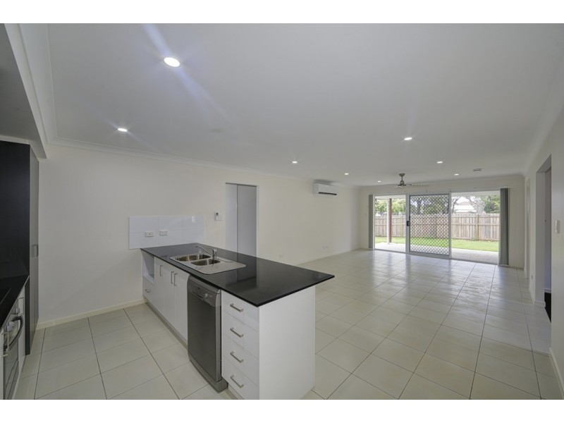 13 Banner Court, Branyan QLD 4670