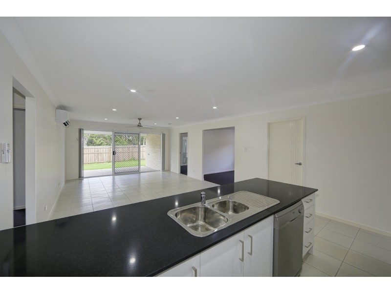 13 Banner Court, Branyan QLD 4670