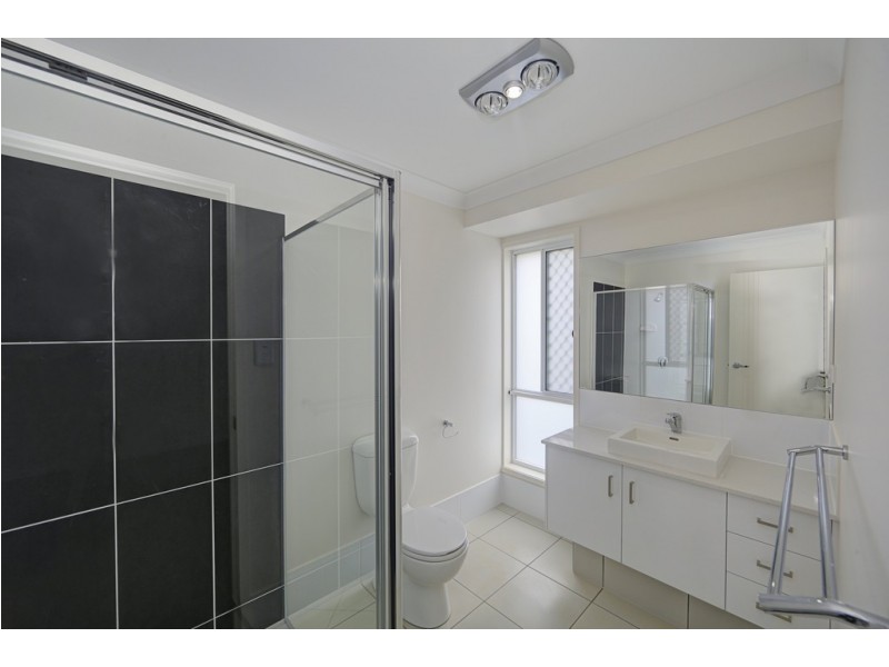 13 Banner Court, Branyan QLD 4670