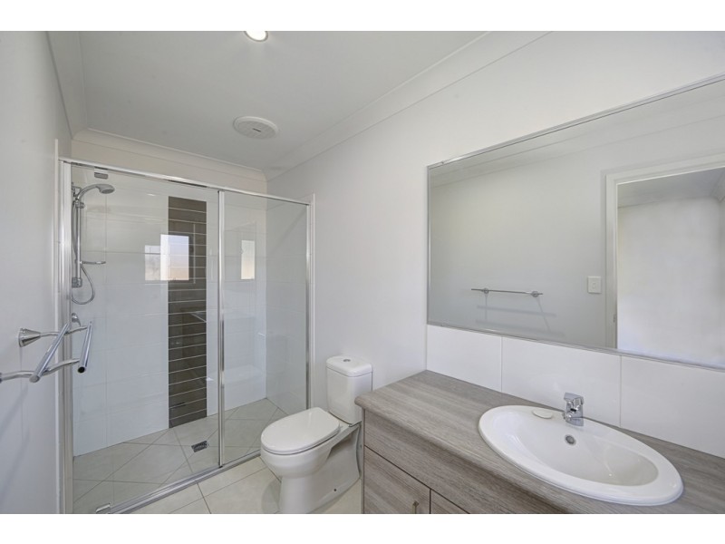 29 Sharp Crescent, Branyan QLD 4670