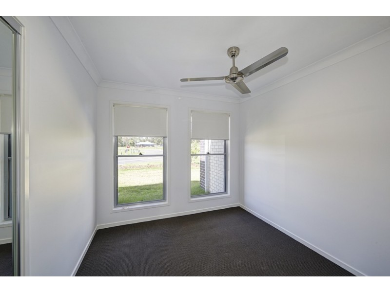 29 Sharp Crescent, Branyan QLD 4670