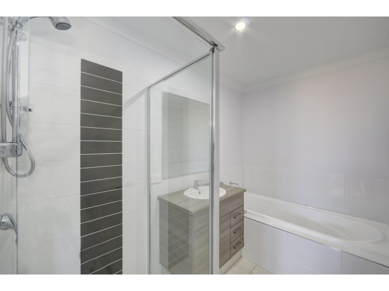 29 Sharp Crescent, Branyan QLD 4670