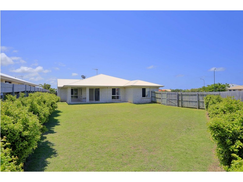 4 Tulipwood Place, Coral Cove QLD 4670