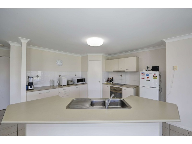 4 Tulipwood Place, Coral Cove QLD 4670
