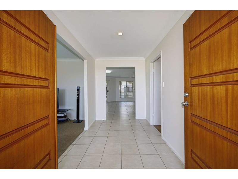 4 Tulipwood Place, Coral Cove QLD 4670