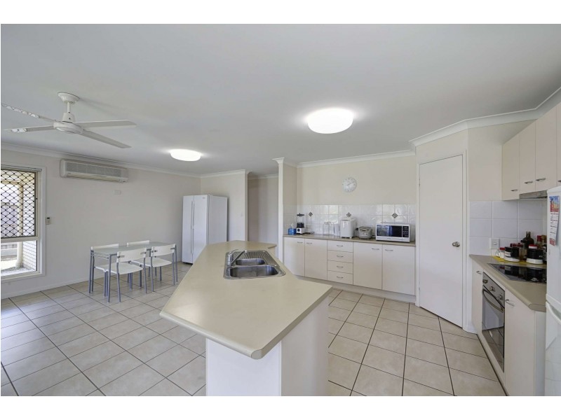 4 Tulipwood Place, Coral Cove QLD 4670