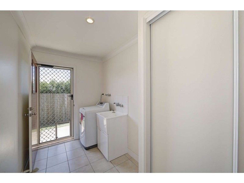 4 Tulipwood Place, Coral Cove QLD 4670
