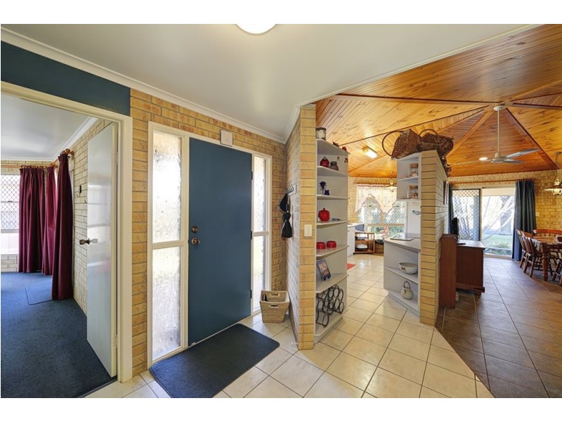 7 Crystal Court, Elliott Heads QLD 4670