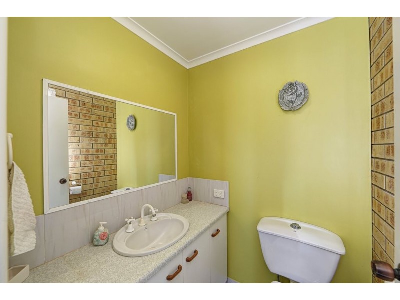 7 Crystal Court, Elliott Heads QLD 4670