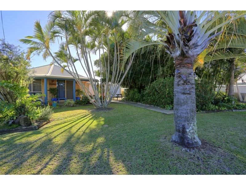 7 Crystal Court, Elliott Heads QLD 4670