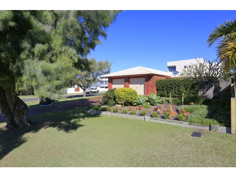 18 Oceanview Street, Bargara QLD 4670