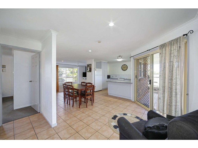 2 Majestic Place, Coral Cove QLD 4670