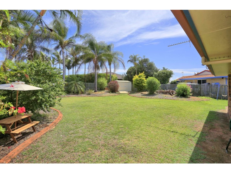 2 Majestic Place, Coral Cove QLD 4670